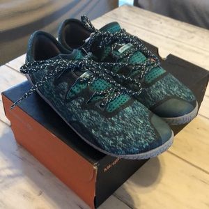 New in box Merrell Vapor Glove 5